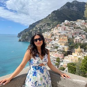 Hello! Welcome to my closet!